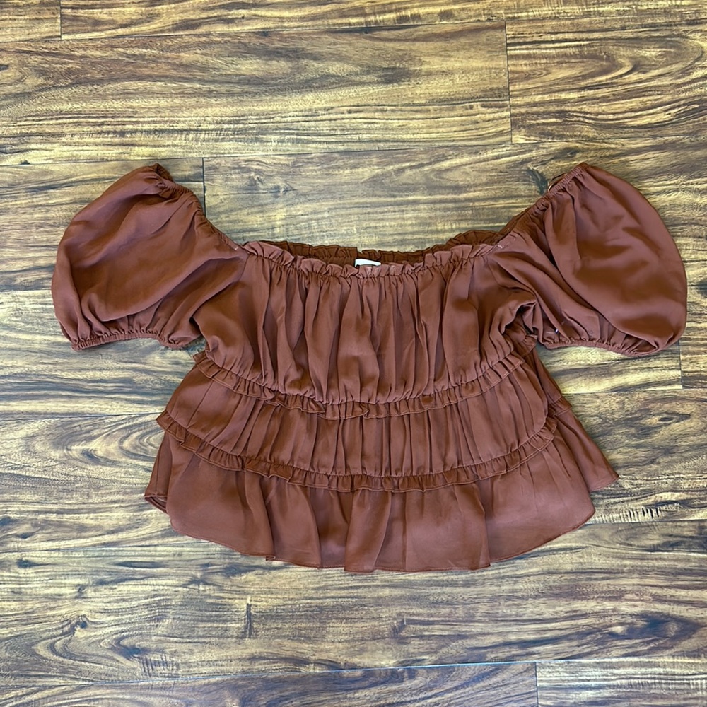 Astr puff sleeve blouse.  Size XL, color nutmeg.